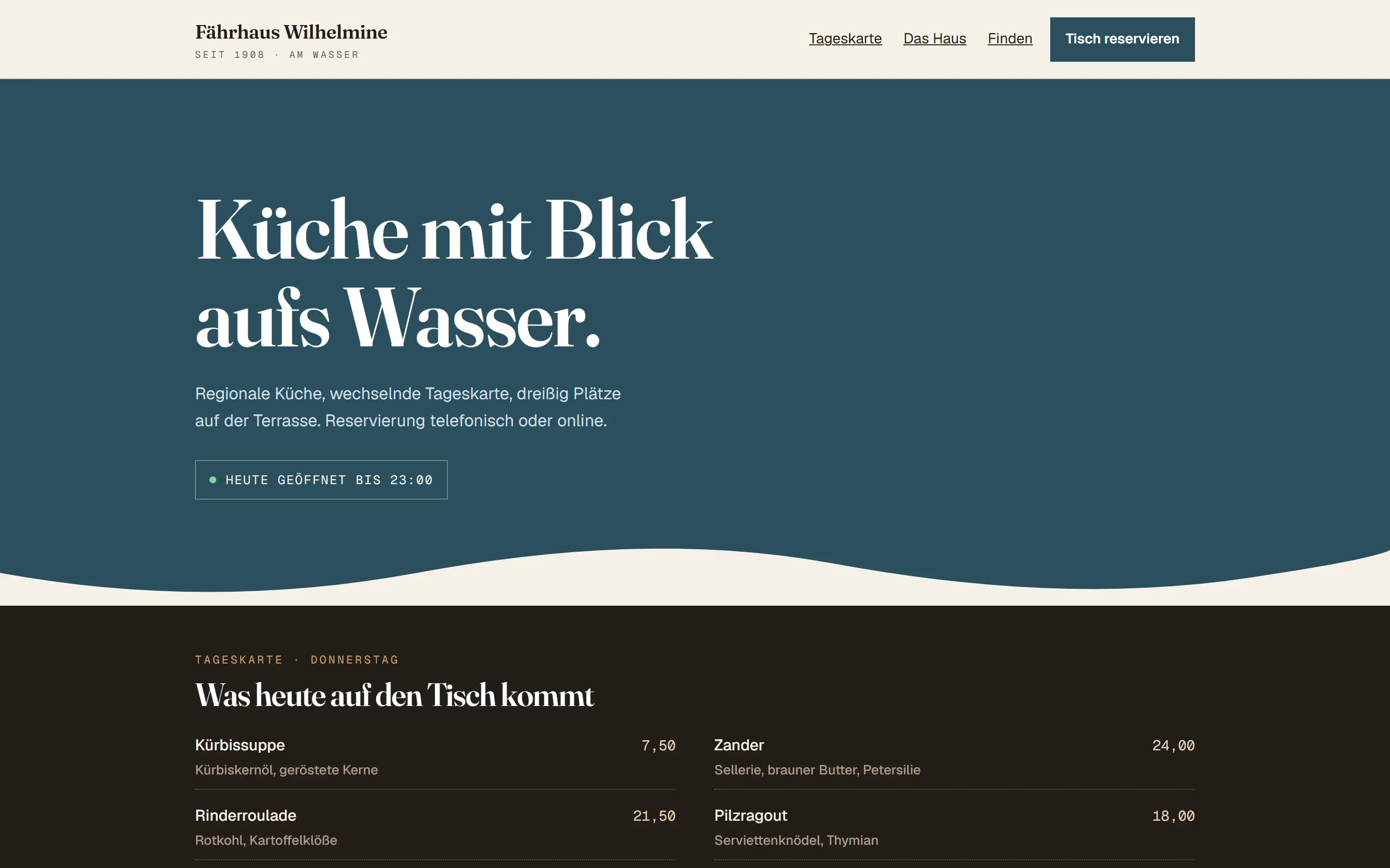 Startseite des Fährhaus Wilhelmine: dunkelblauer Hero mit Öffnungsstatus, darunter die Tageskarte als Text.