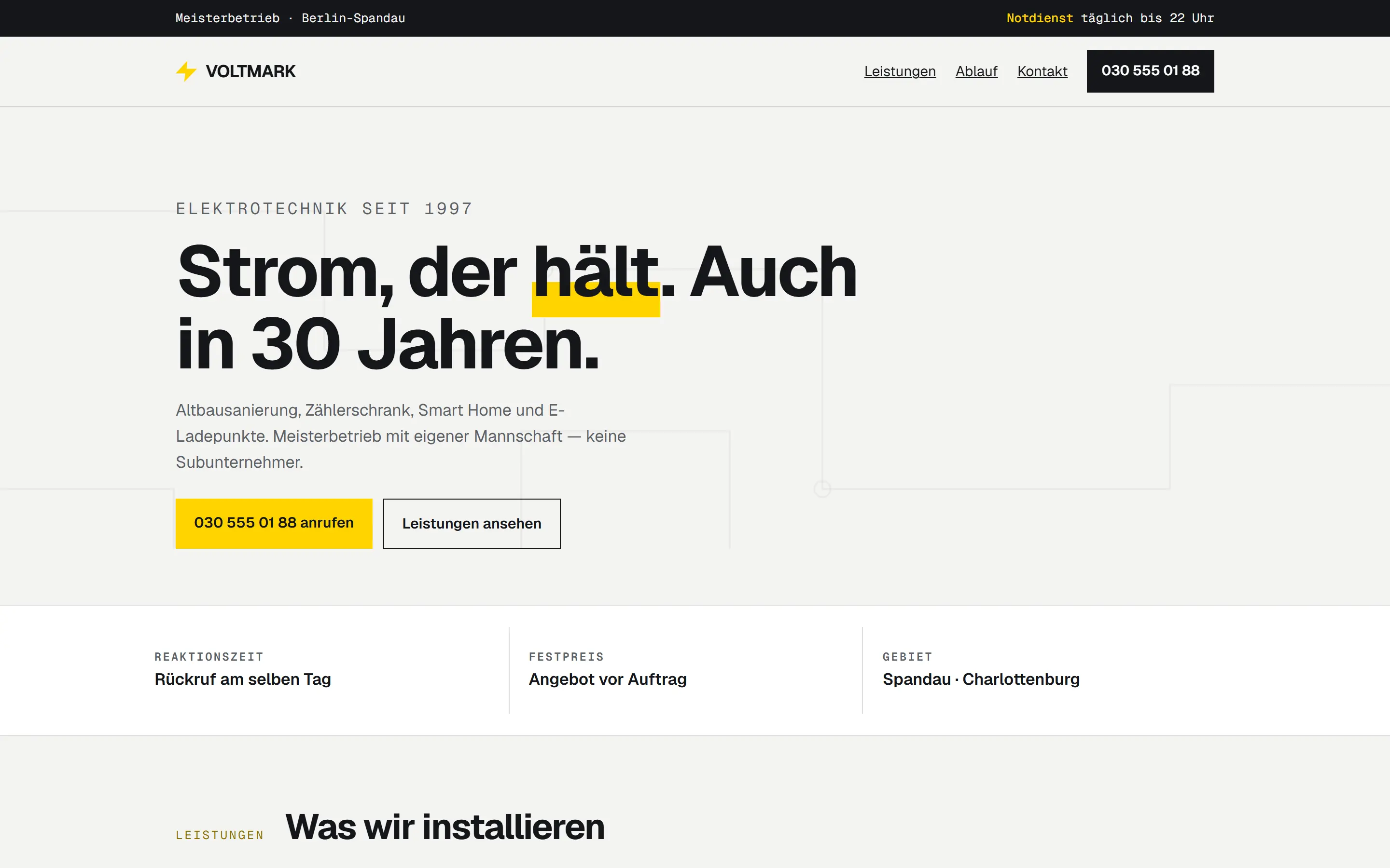 Startseite von Voltmark Elektrotechnik: Überschrift „Strom, der hält“, gelb markiert, darunter Anrufknopf und Leitungsgrafik.